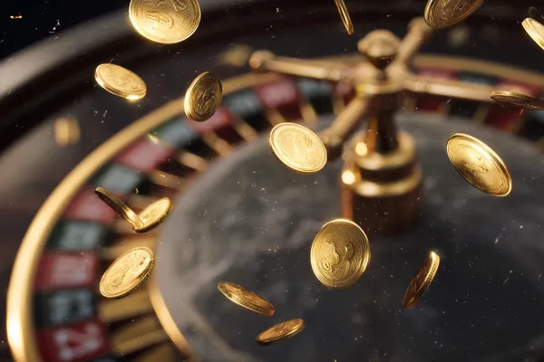 একজন পুরুষ তার ল্যাপটপে জয়ের মুহূর্ত উদযাপন করছেন, চারপাশে ভাসছে গেমিং আইকন—যা BDT3999 গেমসের উত্তেজনাকে প্রকাশ করে।